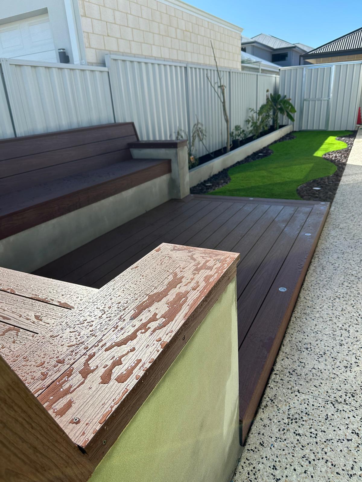 Built-in decking bench seat
